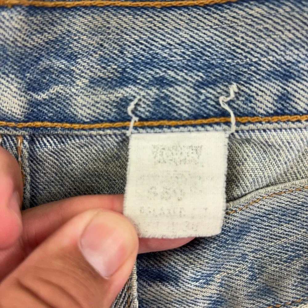 Vintage Levis 550 Jeans Mens 33x30 Light Wash Blue Relaxed Distressed 90s